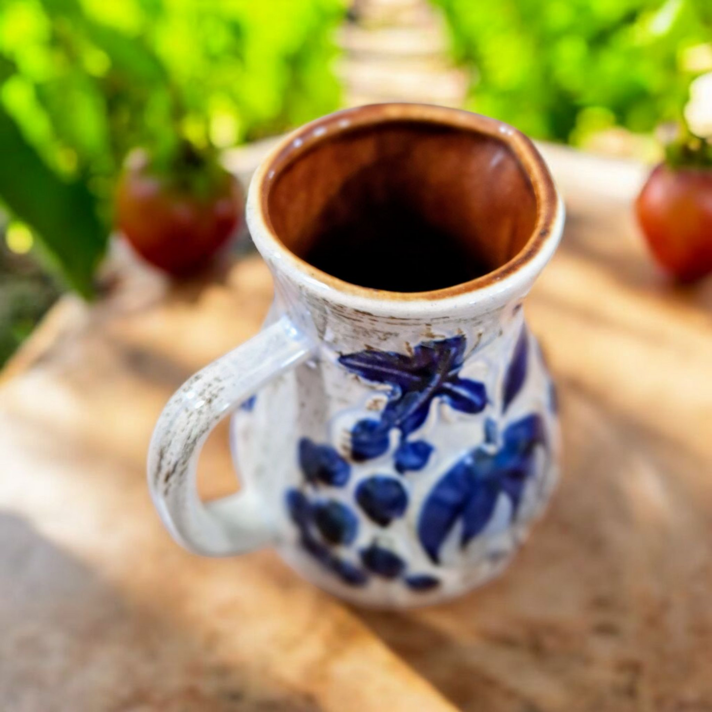 O piesă unică de colecție din ceramica FAT LAVA, fabricată în anii ’60-’70 în Germania de Vest.