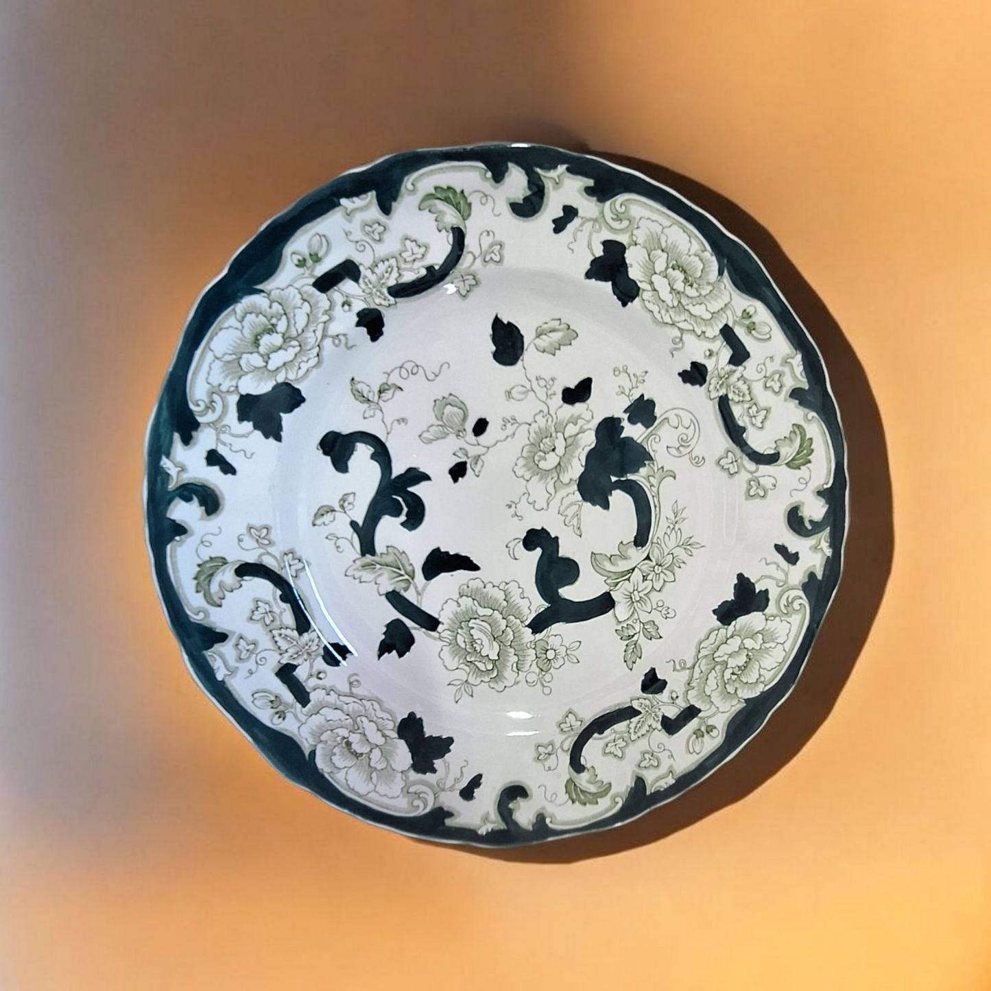 Farfurie vintage Mason's Ironstone pictată manual, Chartreuse, 31 cm, circa 1930