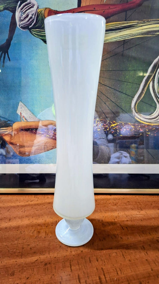 Vază din sticlă alb transparent cu picior, DutZ Collection, 33 cm înălțime